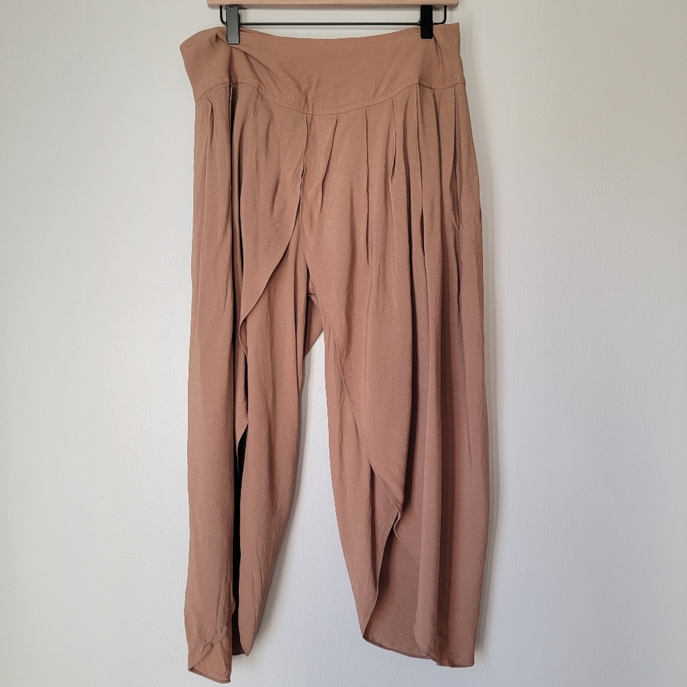 ELEVENSES Tan Scoop Leg Pants Size 8